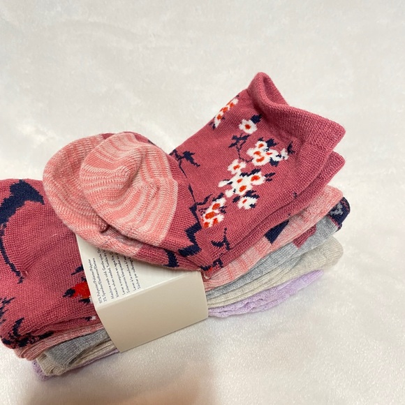 Lucky Brand Women’s Crew Socks 5 Pairs - Picture 9 of 10